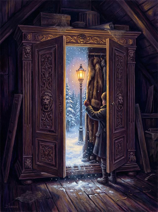 Stará skriňa s portálom do zasneženého lesa